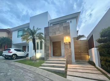 Casa de 3 habitaciones, Guadalajara · Casa en Venta Virreyes