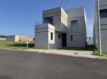 Casa · 119m² · 3 Recámaras · 2 Estacionamientos · Casa en Venta en Lomas del Mediterraneo