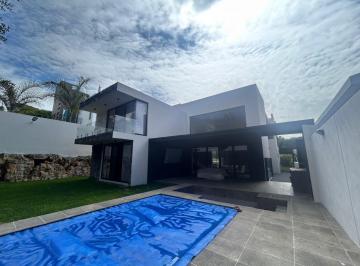 Casa · 320m² · 3 Recámaras · 4 Estacionamientos · Venta Gran Reserva Ixtapan de La Sal Club de Golf