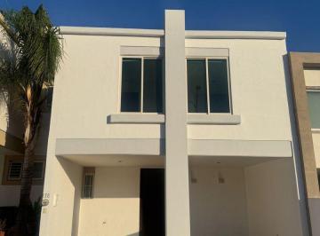 Casa de 3 habitaciones, León · Casa en Venta en Lomas del Refugio León Guanajuato