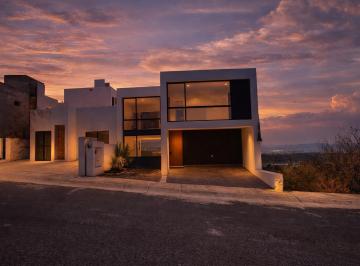 Casa · 180m² · 3 Recámaras · 3 Estacionamientos · Casa en Venta en Zibata Queretaro