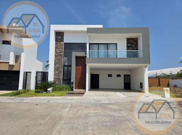 Casa · 307m² · 4 Recámaras · 2 Estacionamientos · Casa en Venta en Frac. Punta Tiburón