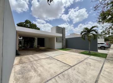 Casa · 285m² · 3 Recámaras · 4 Estacionamientos · Venta de Casa en Residencial Arborea Conkal Merida Yucatan