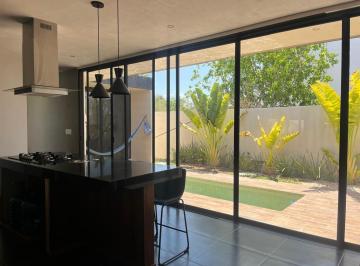 Casa en condominio · 180m² · 2 Recámaras · 1 Estacionamiento · Casa en Condominio en Venta en Yaxkukul Yucatan