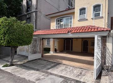 Casa de 3 habitaciones, Guadalajara · Renta de Casa Providencia a Una Cuadra de Midtown