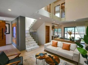 Casa · 280m² · 3 Recámaras · 2 Estacionamientos · Casa en Casa Fuerte Baluarte
