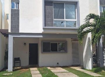 Casa de 3 habitaciones Venta MN 3,450,000 · Casa en Venta Playa del Carmen, 3 Recamaras con Seguridad