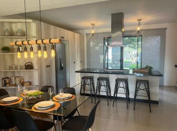 Casa · 124m² · 3 Recámaras · 2 Estacionamientos · Casa en Venta en Zirándaro con Acceso a Campo de Golf