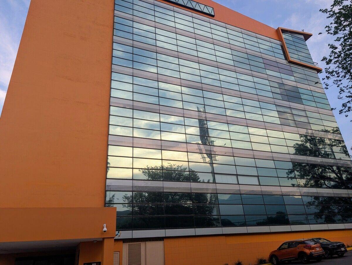 Oficina en Renta– Valle Alto, Carretera Nacional