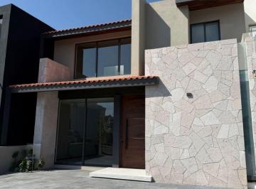 Casa de 3 habitaciones, Morelia · Casa en Venta Río Altozano