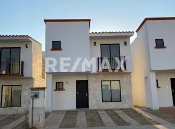 Casa · 130m² · 3 Recámaras · 2 Estacionamientos · Fraccionamiento Viñedos del Mar - Casa en Venta - (4)