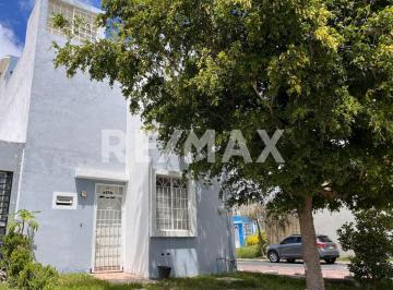 Casa · 97m² · 4 Recámaras · 2 Estacionamientos · Casa en Venta en Palermo - (4)