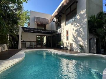 Casa · 270m² · 3 Recámaras · 1 Estacionamiento · Aldea Zama