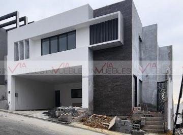 Casa · 335m² · 3 Recámaras · 3 Estacionamientos · Casa en Venta en Castaños del Vergel