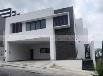 Casa · 335m² · 3 Recámaras · 3 Estacionamientos · Casa en Venta en Castaños del Vergel