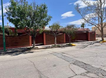Casa de 4 habitaciones, Chihuahua · Casa de Una Sola Planta en Venta - Oportunidad Única en San Felipe Residencial, Negocio U Oficinas