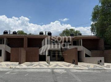 Edificio , Saltillo · Complejo Departamental en Venta en República Oriente