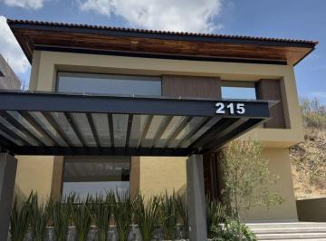 Casa de 4 habitaciones, Morelia · Casa en Venta con Vista Al Campo en Club de Golf Altozano