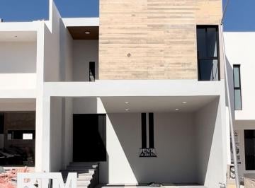 Casa · 280m² · 3 Recámaras · 2 Estacionamientos · Casa en Venta en Cimazul