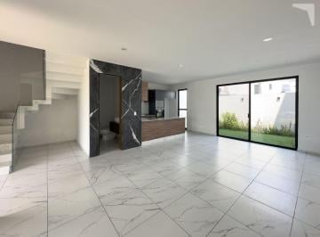Casa en condominio · 189m² · 3 Recámaras · Casa en Venta en Capital Norte | Roof Garden | Coto Alicante
