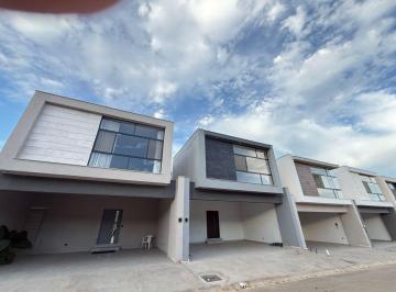 Casa de 3 habitaciones, Santiago · Casa - Los Rodriguez