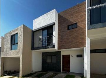 2a3261f08445fedb582c1531f0f5ee27637f8b2cbb273888d454c14bf07c0653 · Casa en Venta en Fracc. Madeiras, Valle Imperial Zapopan