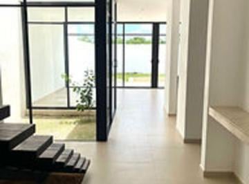 Casa de 3 habitaciones, Conkal · Bonita Casa en Privada Nadira en Merida