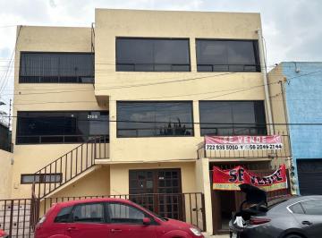 Casa de 8 habitaciones, Toluca · Ideal Para Consultorios, Oficinas o Escuela en Toluca, a Media Calle de Tollocan
