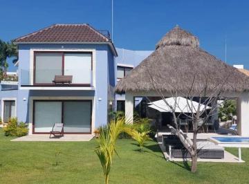 Casa · 610m² · 5 Recámaras · 4 Estacionamientos · Casa en Renta en Nayarit, Punta Mita