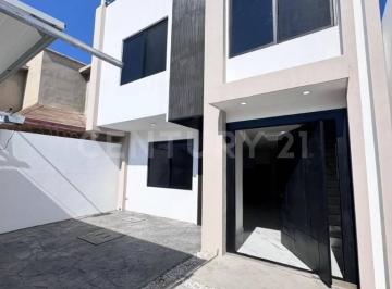 Casa · 250m² · 3 Recámaras · 1 Estacionamiento · Casa en Ventaen Loma Dorada Ensenada B. C.