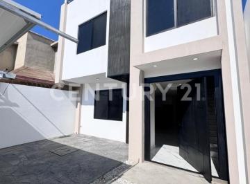 Casa · 250m² · 3 Recámaras · 1 Estacionamiento · Casa en Ventaen Loma Dorada Ensenada B. C.