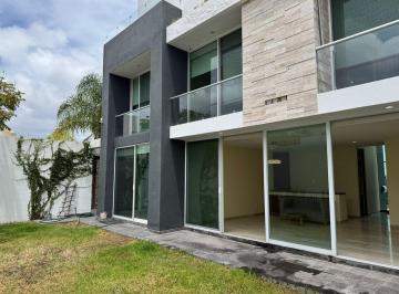 Casa · 4 Recámaras · Casa en Club de Golf La Loma