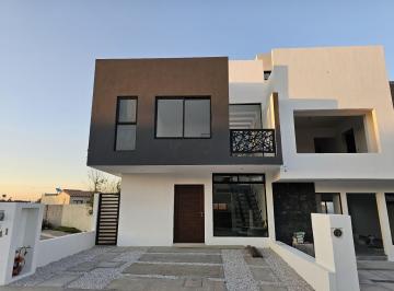 Casa · 115m² · 3 Recámaras · 2 Estacionamientos · Casa - Fraccionamiento Capital Sur