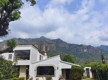 Casa de 6 habitaciones, Tepoztlán · Casa en Venta en Tepoztlán Morelos, con Alberca, 6 Recámaras, Barrio Santo Domingo