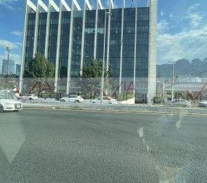 Oficina · 390m² · 1 Recámara · 14 Estacionamientos · Oficina en Renta en Valle del Campestre