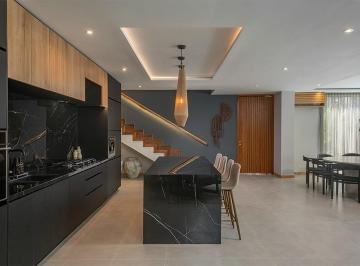 Casa · 350m² · 4 Recámaras · 1 Estacionamiento · Aldea Zama