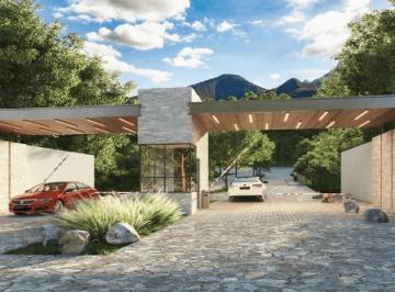 Casa · 526m² · 4 Recámaras · 3 Estacionamientos · Casa - Venta
