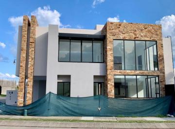 Casa de 3 habitaciones, León · En Venta Casa en El Mayorazgo Residencial