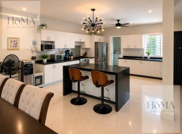 Casa · 277m² · 3 Recámaras · 3 Estacionamientos · Casa en Venta E N Hábita I, Norte Saltillo