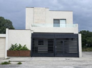 Casa · 175m² · 3 Recámaras · 2 Estacionamientos · Casa en Venta Amueblada y Equipada en Zona Norte de Saltillo