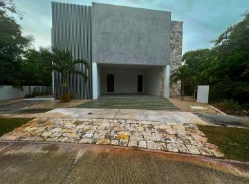 Casa de 3 habitaciones, Mérida · Casa en Venta Oportunidad en Yucatán Country Club, a Estrenar