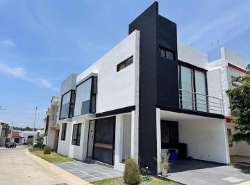 Casa de 3 habitaciones, Zapopan · Casa en Coto Bosques, Altavista, Zapopan
