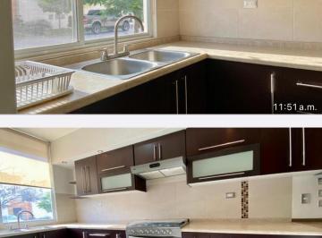 Casa · 140m² · 3 Recámaras · 2 Estacionamientos · Casa en Privada en Venta