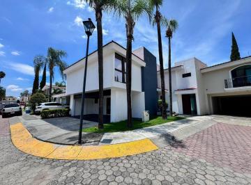 Casa en condominio · 350m² · 3 Recámaras · 3 Estacionamientos · Casa en Venta, Virreyes Zapopan Jal.