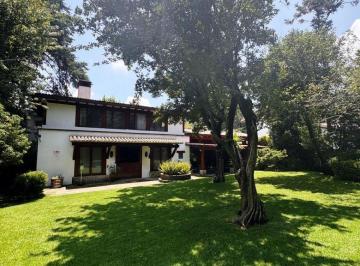 2f5d9de9fc9f40d673d638d6082cbcb5da2dfab25dce3c9f1588658a4af48549 · Rancho San Francisco, Espectacular Casa. Estilo Rústico. con Jardín y Terraza.