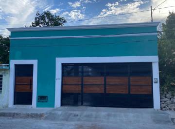 Casa · 229m² · 3 Recámaras · 2 Estacionamientos · | Casa Totalmente Nueva en El Centro |