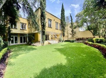 c85605d37fb5f643e7f6f1ef97d9c6438a3cc7a3e890ad297356c78d2b0eb9e8 · Casa Venta Lomas - Elegante con Gran Jardín / Elegant With Super Garden