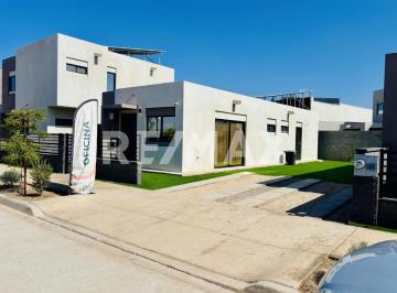 Casa · 148m² · 3 Recámaras · 2 Estacionamientos · Nueva Casa en Venta en Residencial Privado - (4)