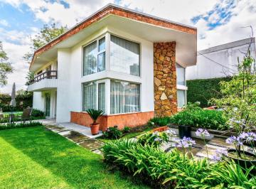 Casa Venta de 4 habitaciones · Casa 4 Recámaras con 570 m² de Terreno en Venta a Pasos de Vista Hermosa