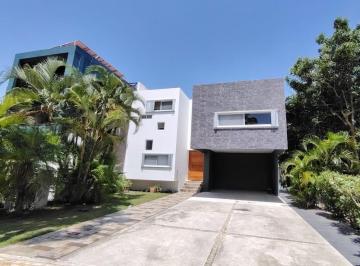 Casa · 3 Recámaras · 4 Estacionamientos · Hermosa Casa en Venta en Playa Magna Playa del Carmen (Fvc - 2671)